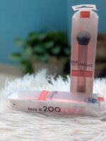 Real Techniques Expert Face Brush