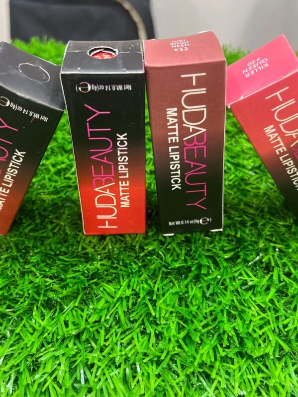HUDA BEAUTY MATTE LIPSTICK