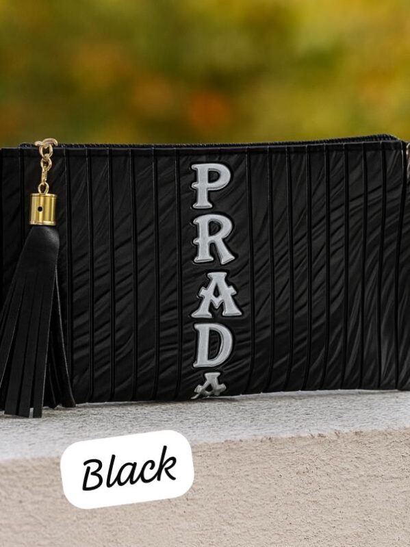 🎀 New Prada Hand Vallet 2 pocket 🎀